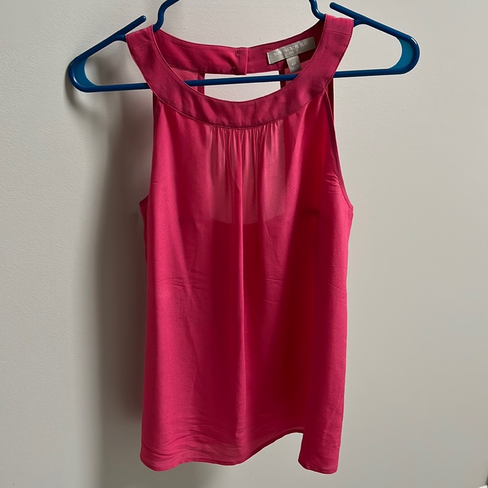 Banana Republic 100% silk shell in excellent condition.  Size 4P.